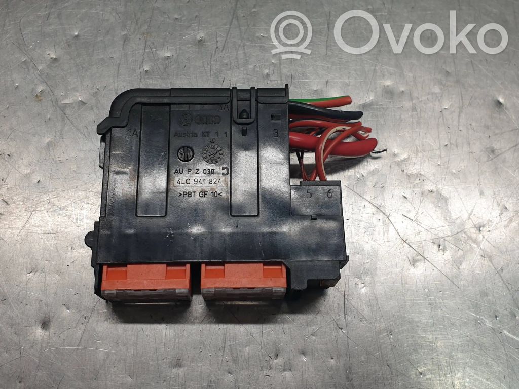 Fuse module   4L0941824,AUPZ030