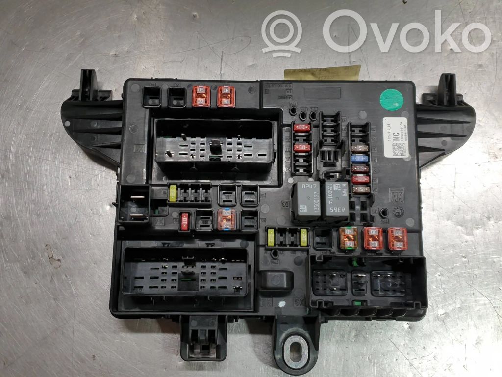 Opel Insignia A Fuse module 