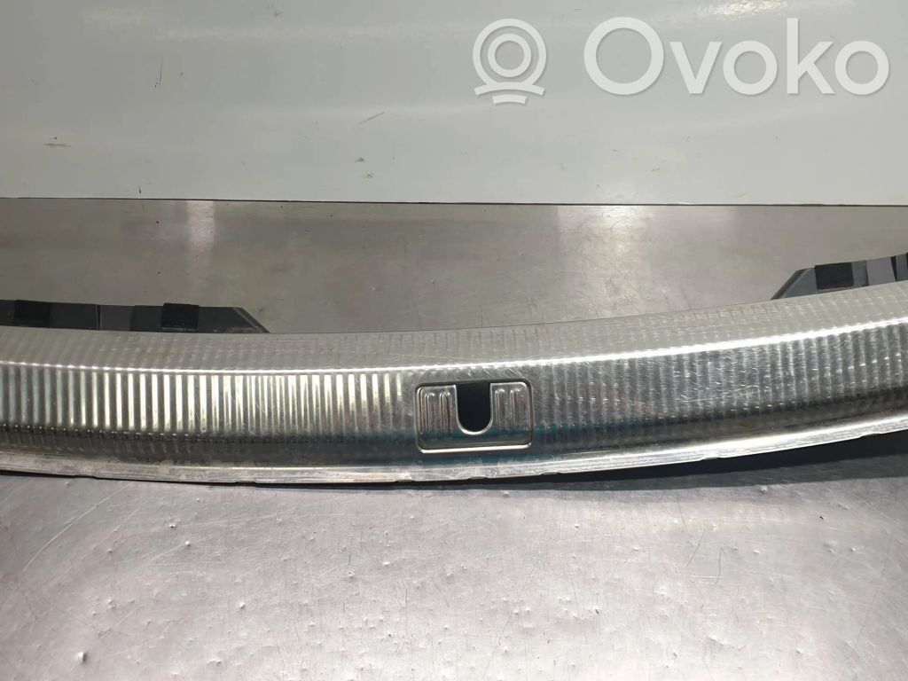 Audi A4 S4 B8 8K Tavaratilan kynnyksen suoja 