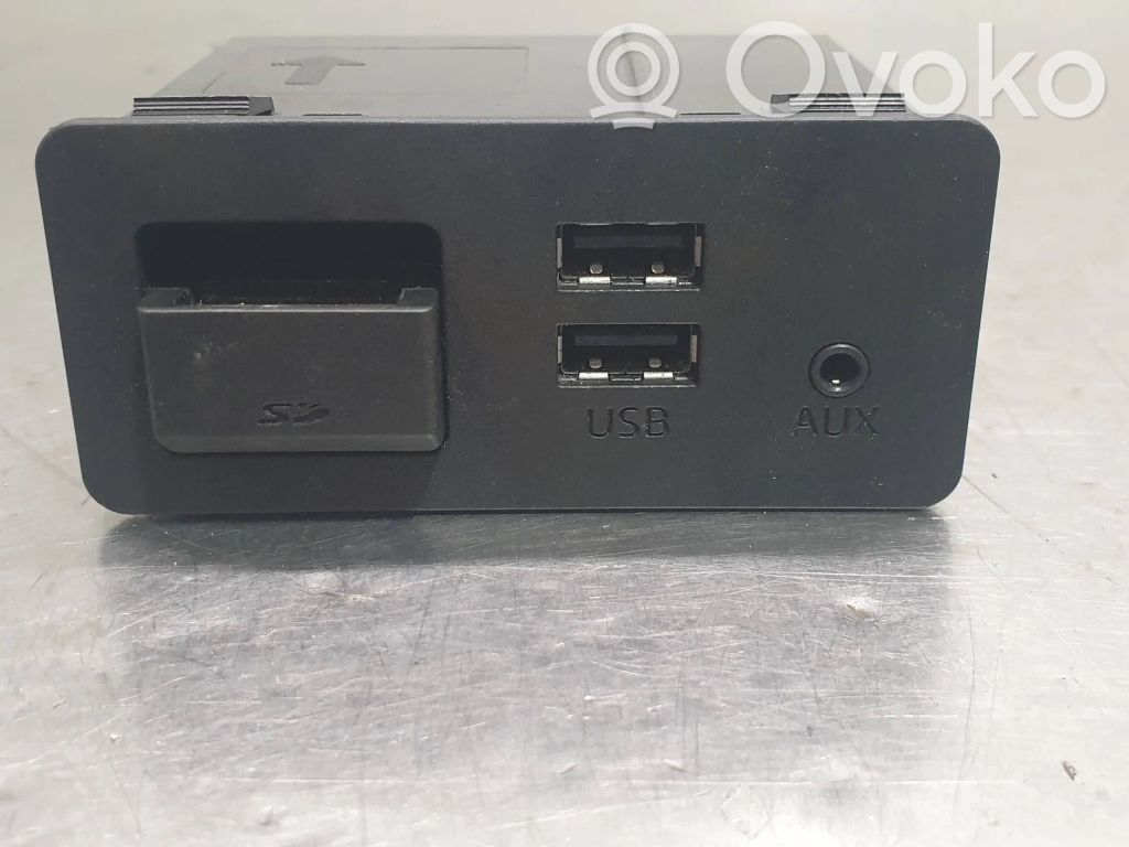 Mazda CX-3 USB socket connector 