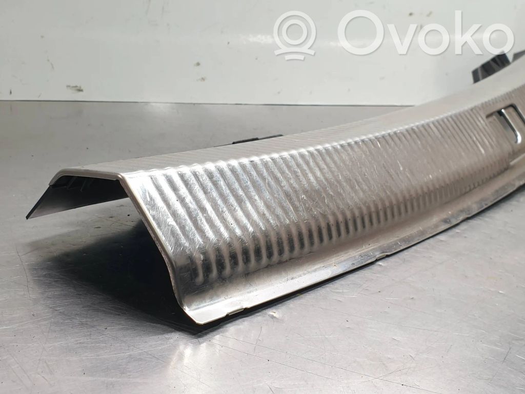 Audi A4 S4 B8 8K Tavaratilan kynnyksen suoja 