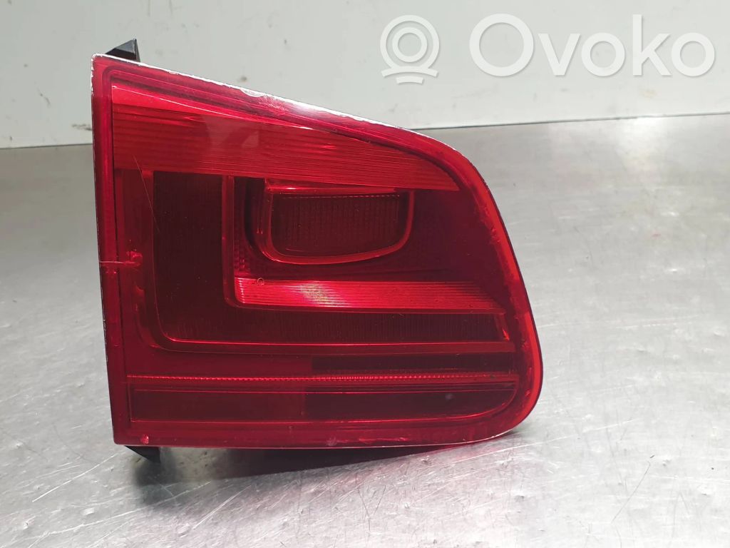 Volkswagen Tiguan Lampy tylnej klapy bagażnika 