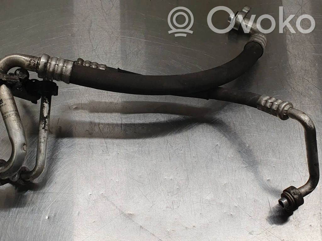 Opel Insignia A Ilmastointilaitteen putki (A/C) 