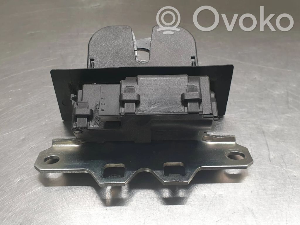 Opel Insignia A Zamek klapy tylnej / bagażnika 