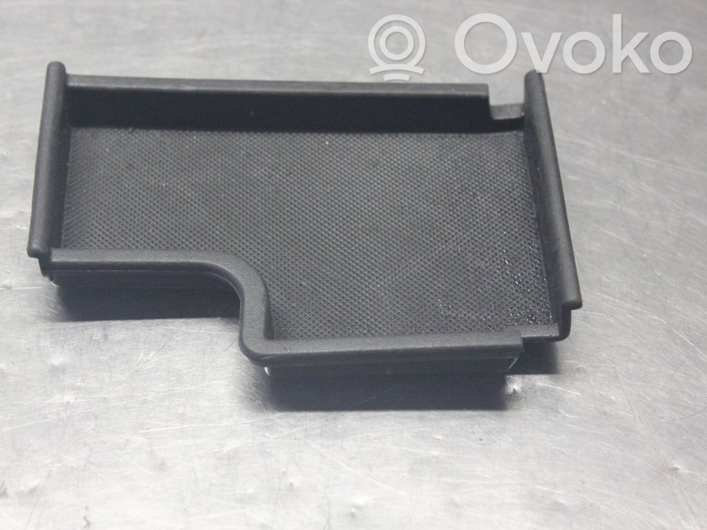 Base de la guantera   F1EBA045H74BCW