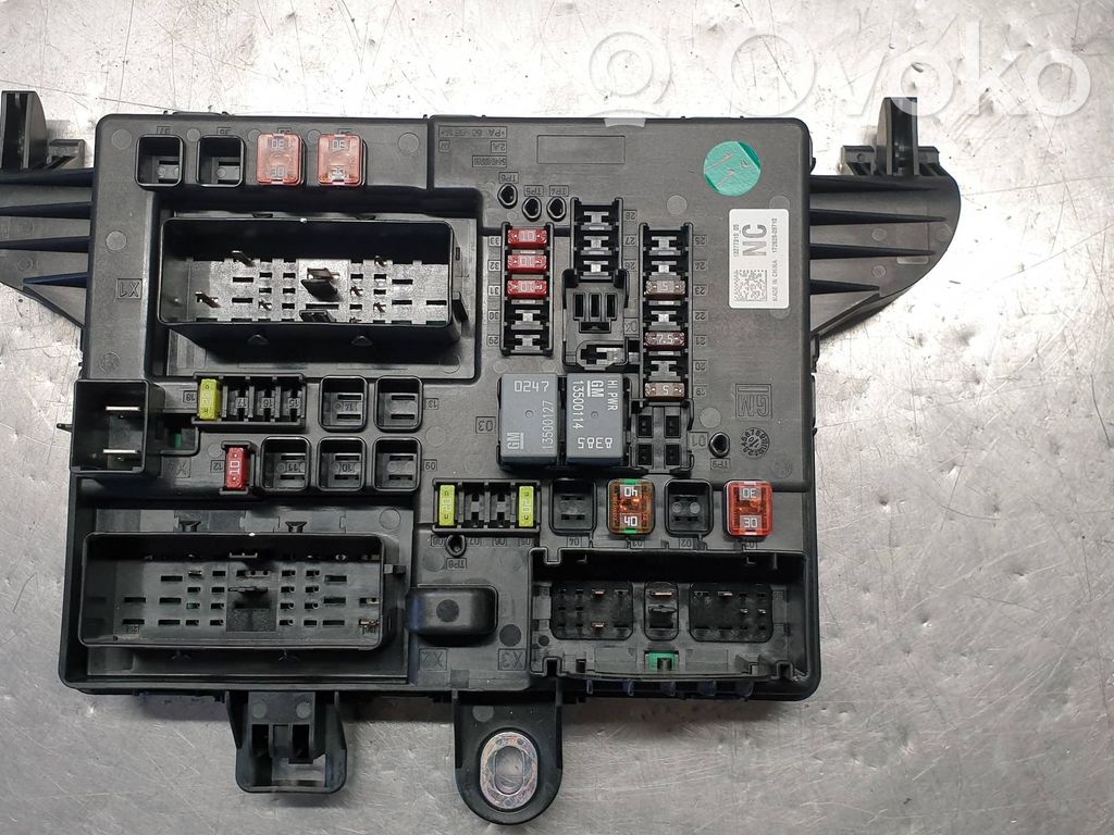 Opel Insignia A Fuse module 