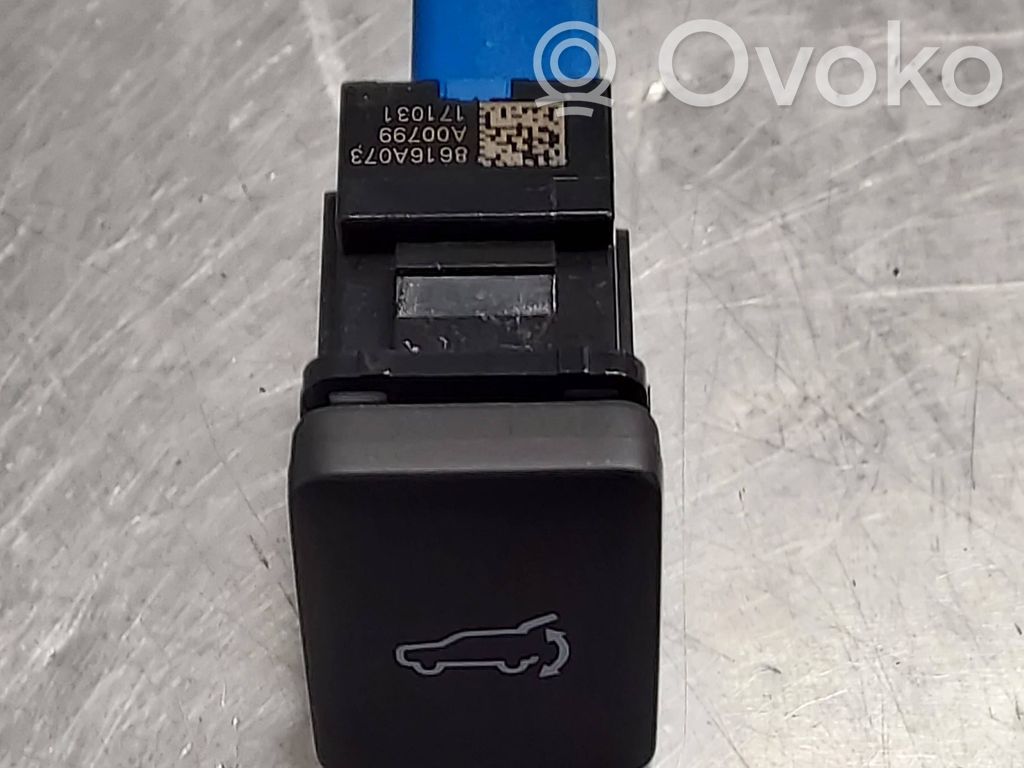 Mitsubishi Outlander Tailgate opening switch 