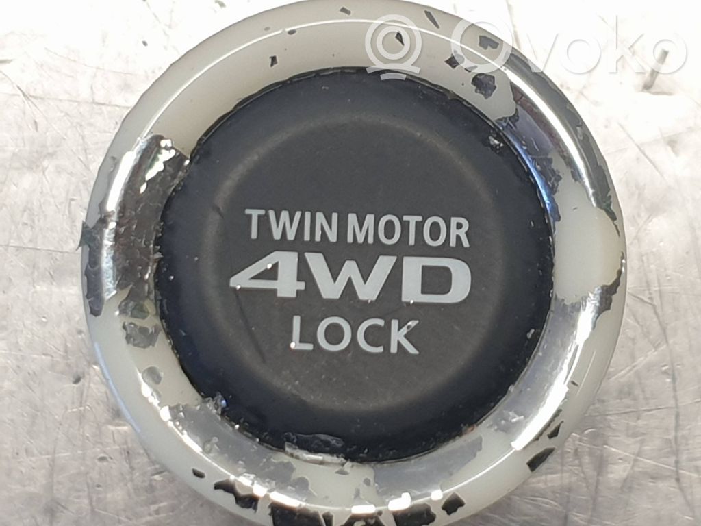 Mitsubishi Outlander Differential lock switch 