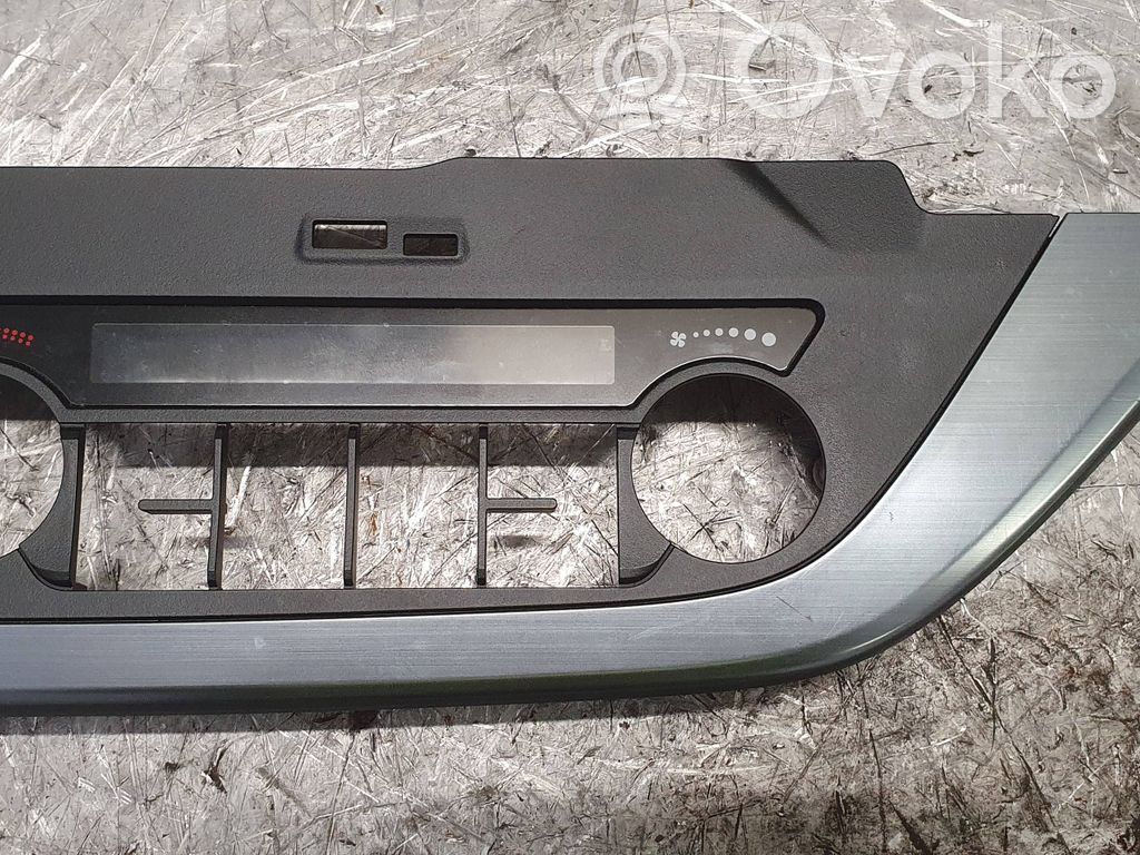 Toyota Auris E180 Climate control/heater control trim 
