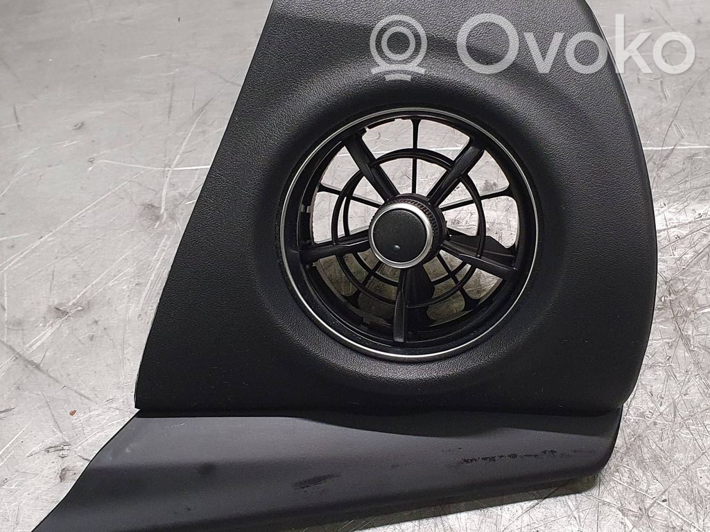 Toyota Auris E180 Boczna kratka nawiewu deski rozdzielczej 