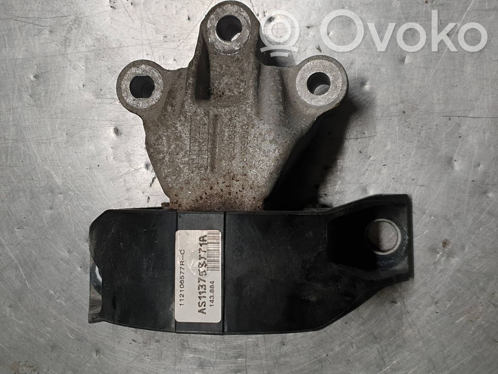 Renault Zoe Engine mount bracket 