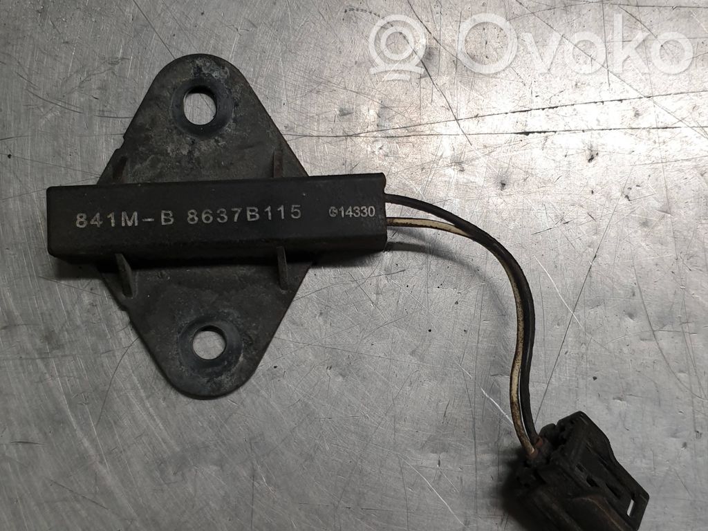 Mitsubishi Outlander Aerial antenna amplifier 