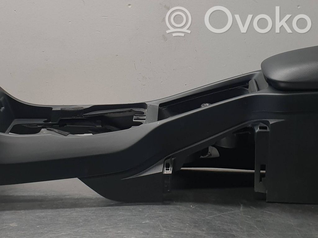 Volvo V40 Armrest 