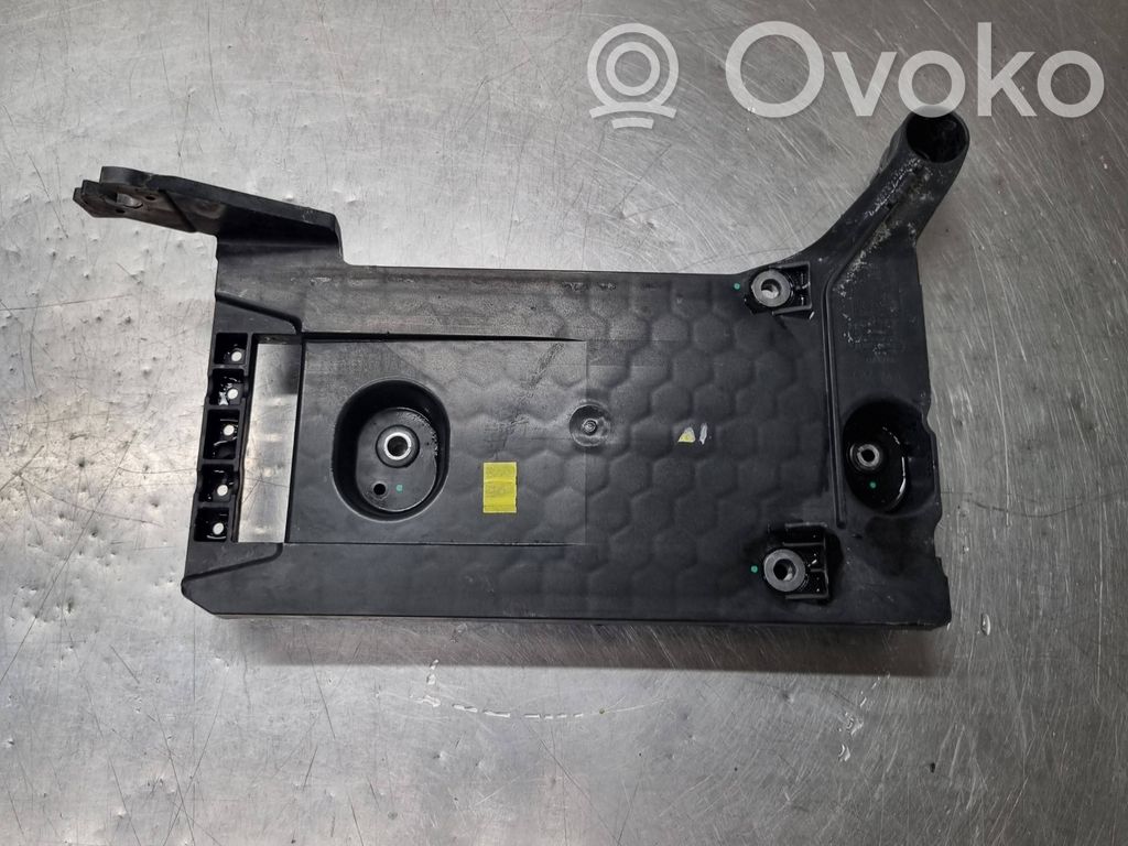 Volkswagen PASSAT B8 Batteriegestell 