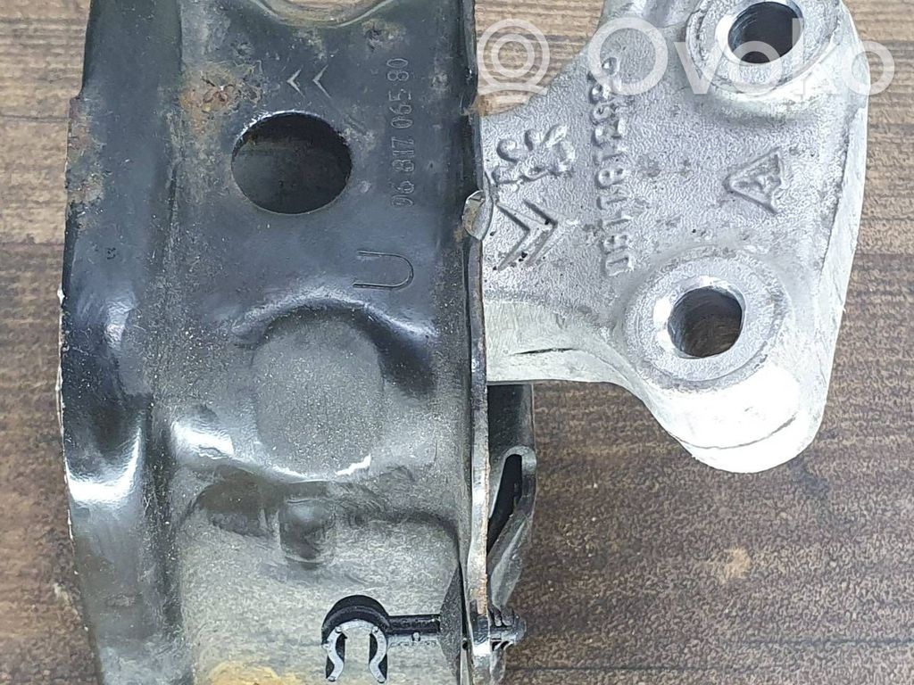 Peugeot 2008 I Engine mount bracket 