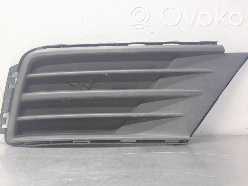 Volkswagen Caddy Rejilla inferior del parachoques delantero 