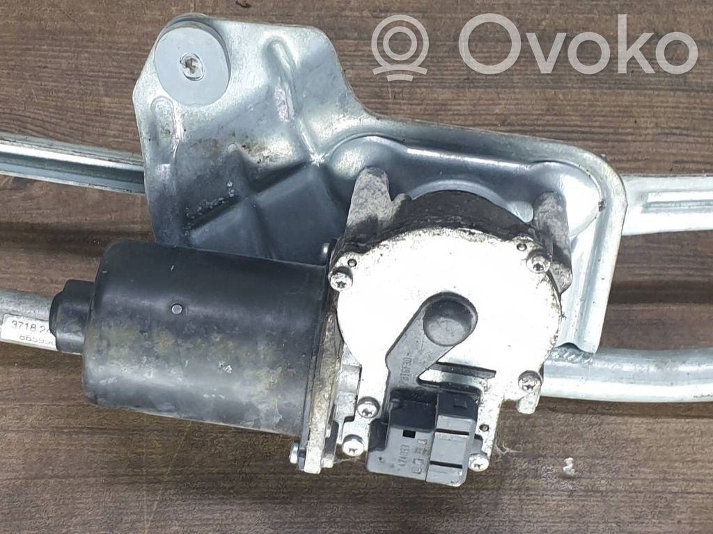 Volvo XC90 Front wiper linkage and motor 