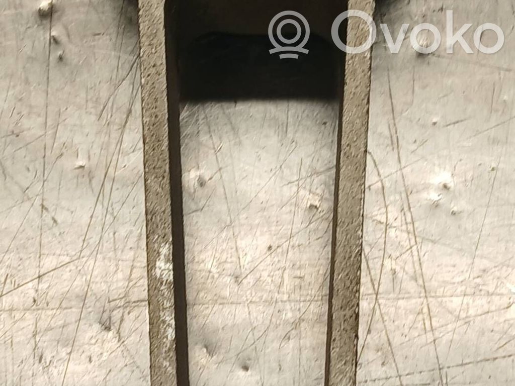 Volvo S60 Engine mount bracket 