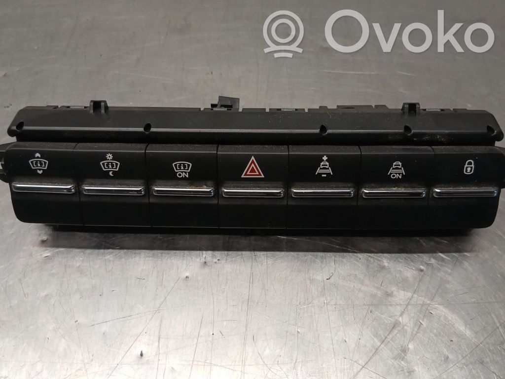 Peugeot 5008 Botón interruptor de luz de peligro 