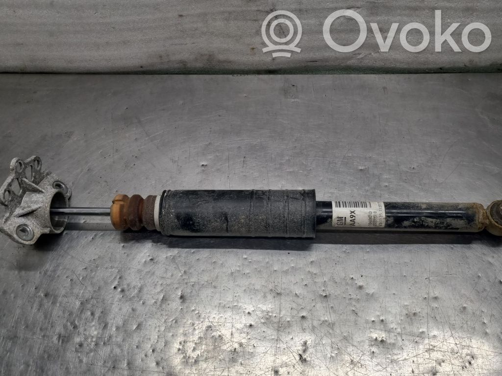Opel Adam Takaiskunvaimennin 