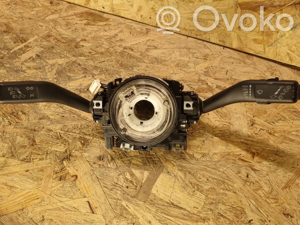 Volkswagen Golf VI Wiper turn signal indicator stalk/switch 