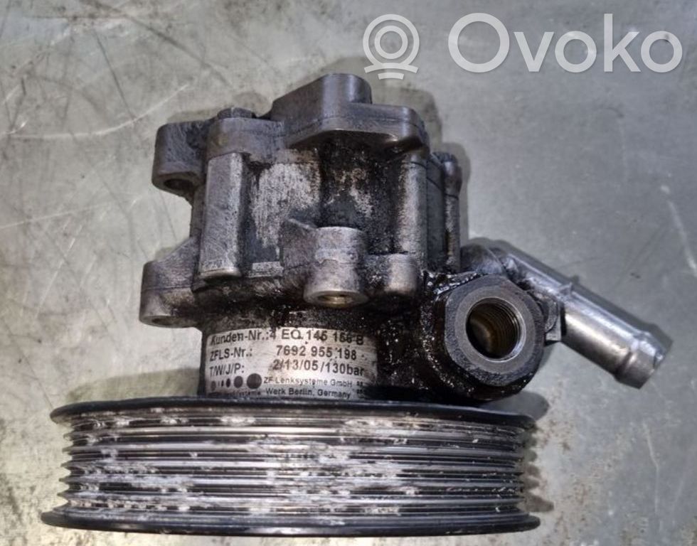 Audi A8 S8 D3 4E Ohjaustehostimen pumppu 