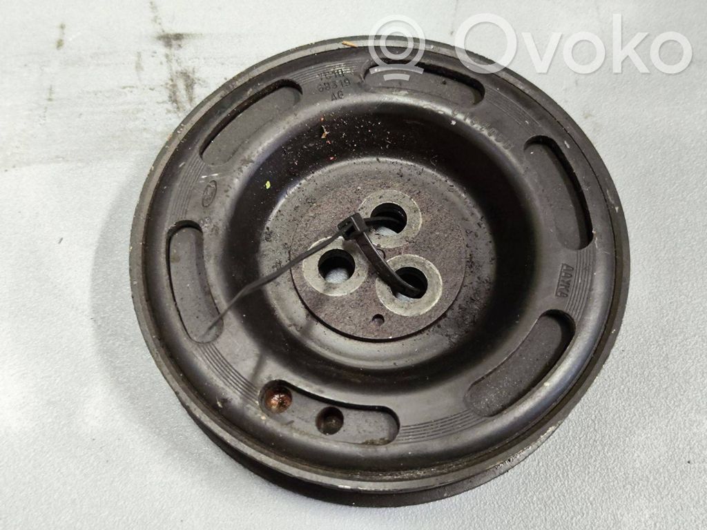 Kampiakselin vauhtipyörä   6B319