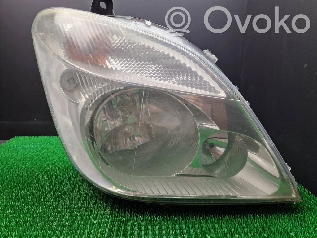 Mercedes-Benz Sprinter W906 Lampa przednia 