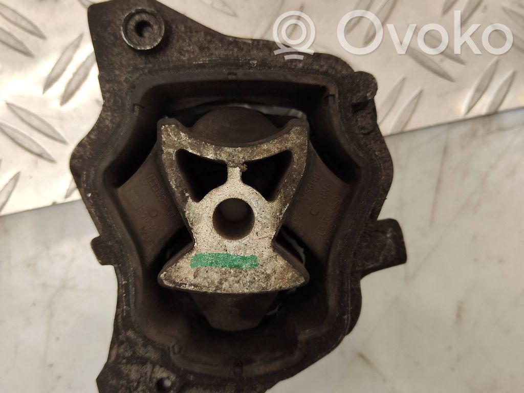 Volvo V60 Engine mount bracket 