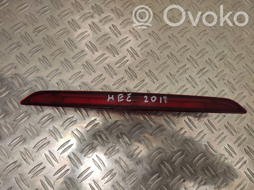 Ford Focus Third/center stoplight 