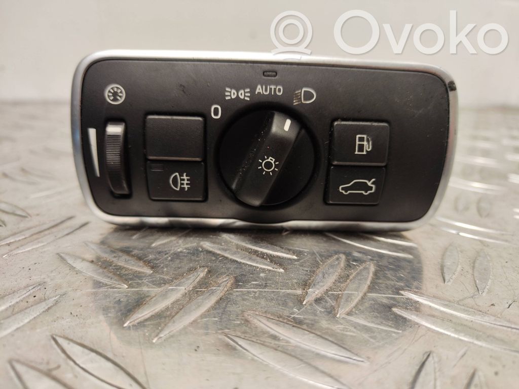 Light switch   30739448,10096701,1013