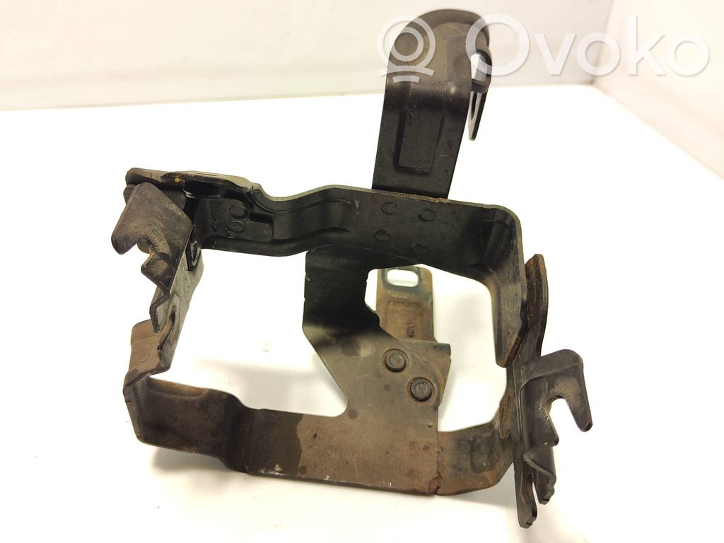 Power steering pump mounting bracket   31329016,A0027142,C6S4B