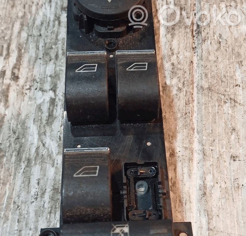 Ford Focus Electric window control switch 