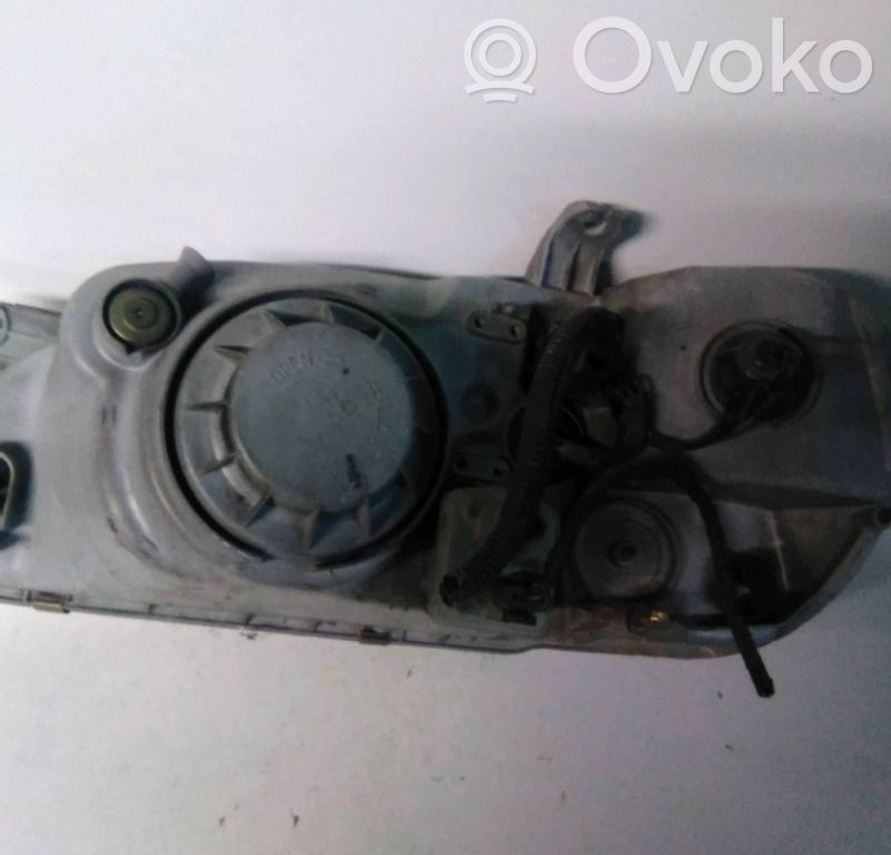 KIA Carnival Phare frontale 