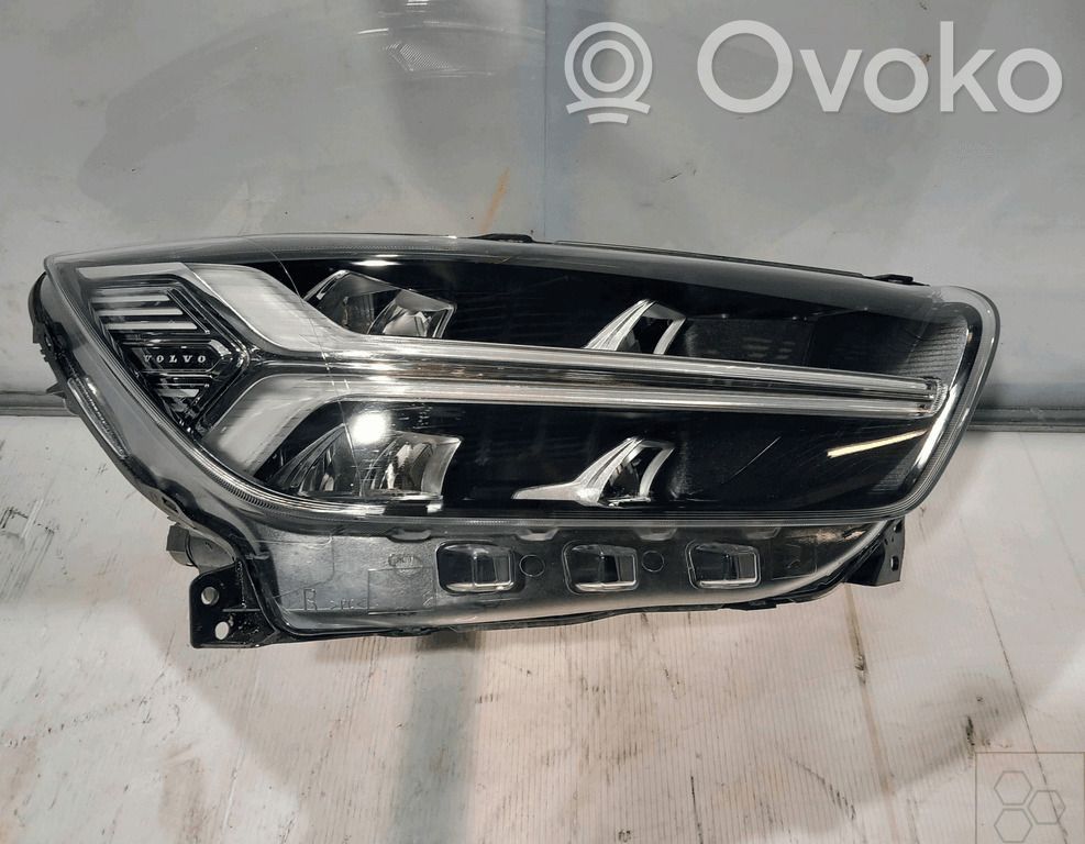 Volvo XC40 Scheinwerfer 
