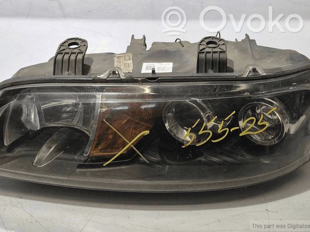 Fiat Punto (188) Lampa przednia 