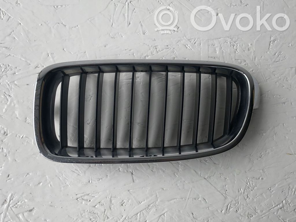 BMW 3 F30 F35 F31 Augšējais režģis 