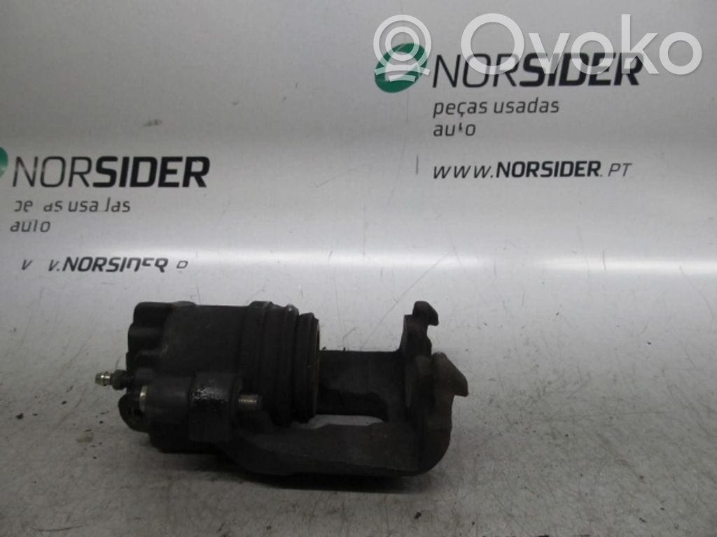 Caliper de freno delantero