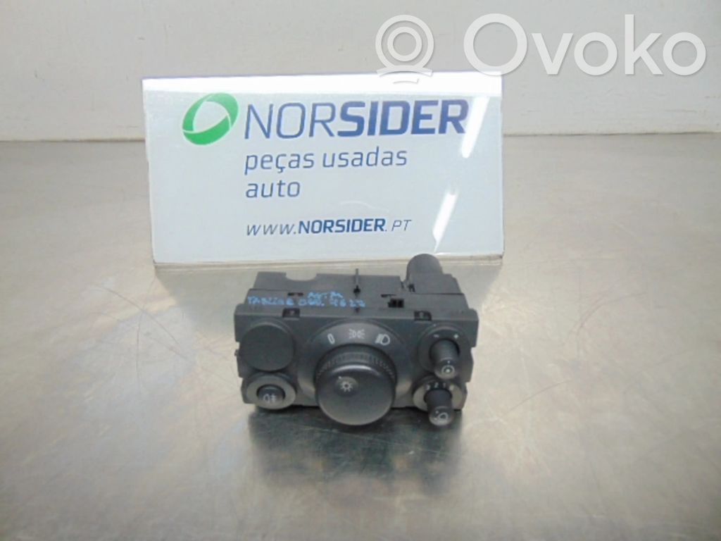 Opel Astra H Light switch 