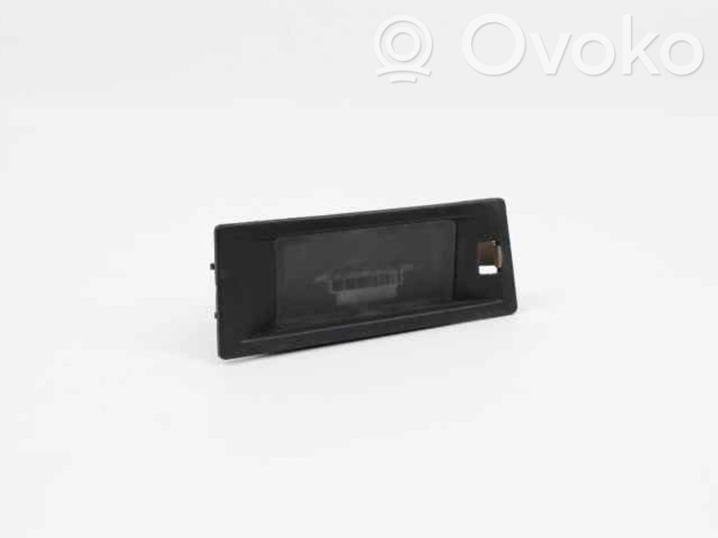 Renault Clio I Éclairage de plaque d'immatriculation 