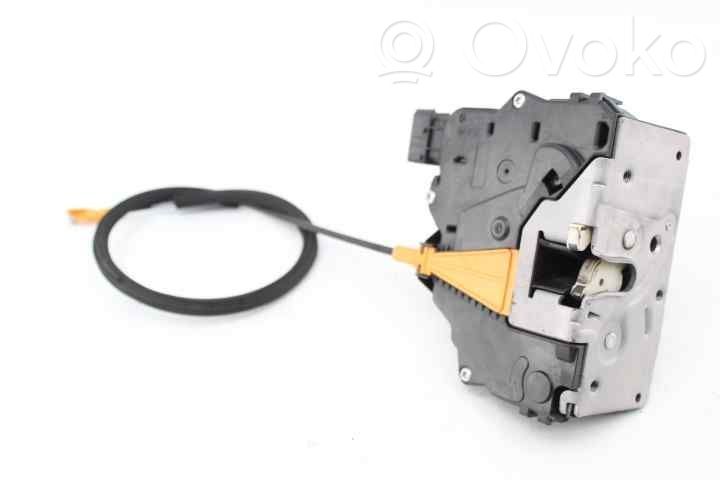 Opel Corsa E Front door lock 
