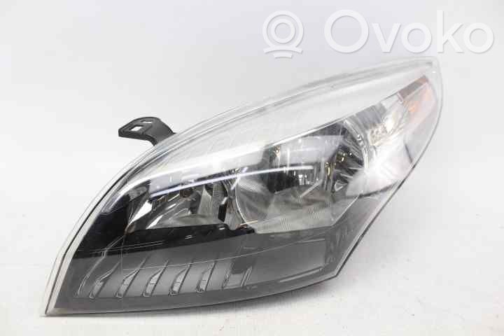 Renault Megane III Lampa przednia 