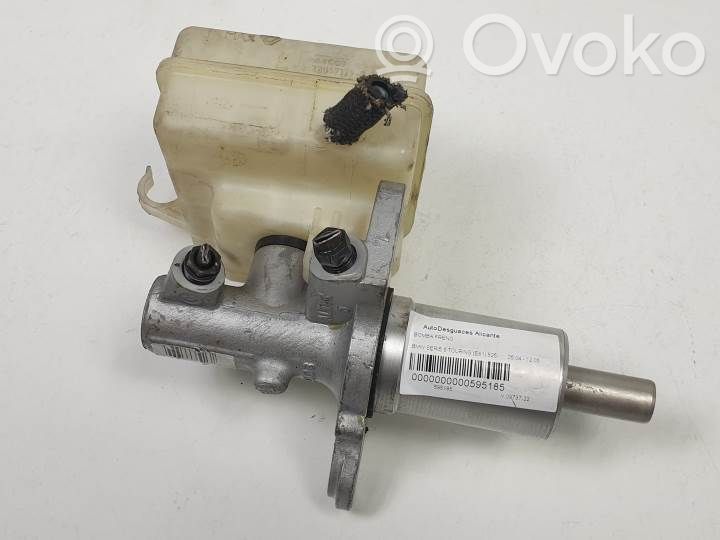 Master brake cylinder   32067179D