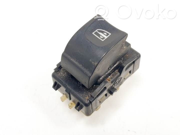 Electric window control switch   254217475R,10023750A