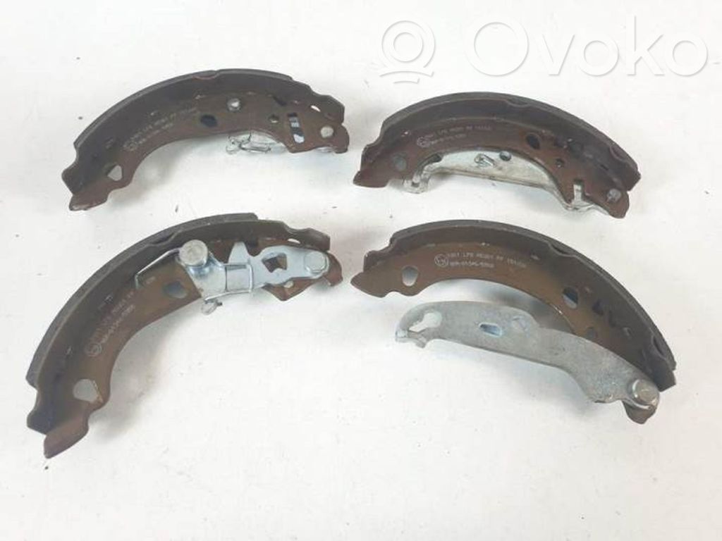 Fiat Punto (176) Тормозные колодки (задние) 