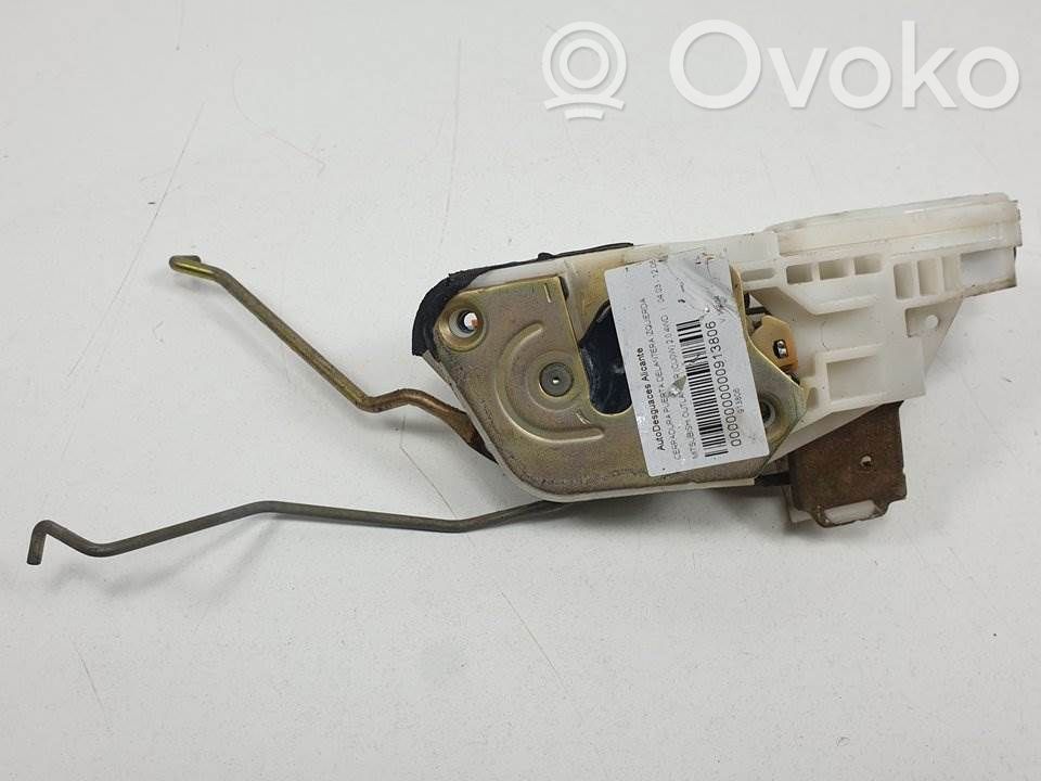 Cerradura de puerta delantera