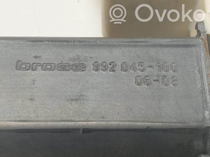 Toyota Avensis T250 Alzacristalli manuale della portiera posteriore