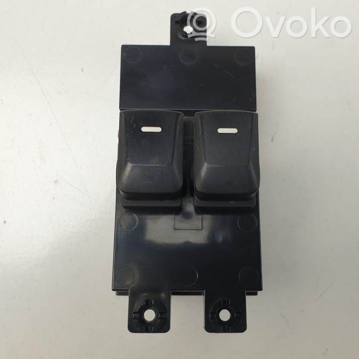 Interruptor del elevalunas eléctrico   935701Y000,49749C1000