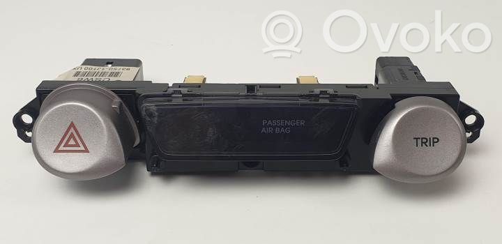 Hyundai i20 (PB PBT) Interruttore luci di emergenza 