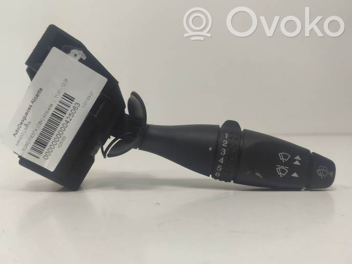 Pyyhkijän vipu   1S7T17A553DD